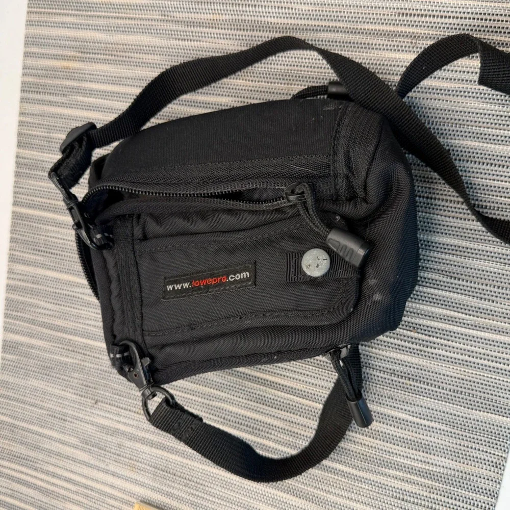 Lowepro Compact Camera Bag Black Padded Nylon Shoulder Strap Belt Loop Case